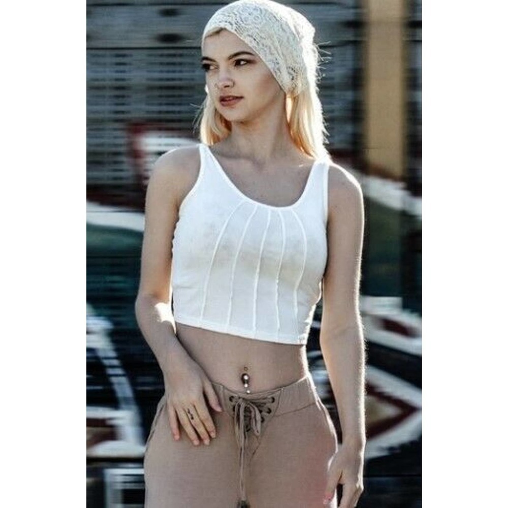 POL Cropped Cream Crop Cami Tank Top Lace Up Back -‎ Size Small - NEW